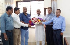 পবিত্র ওমরাহ পালন শেষে হবিগঞ্জ পৌরসভায় ফিরেছেন হবিগঞ্জ পৌরসভার মেয়র আতাউর রহমান সেলিম