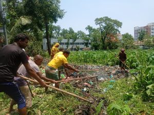পিটিআইয়ের দক্ষিন দিকে অবস্থিত খালটিতে পরিচ্ছন্নতা অভিযান চালিয়েছে হবিগঞ্জ পৌরসভা ॥ জলাবদ্ধতা নিরসনে পৌরএলাকায় খাল খননসহ পৌরসভার তৎপরতা অব্যাহত আছে -মেয়র আতাউর রহমান সেলিম