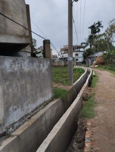 গোসাইপুর রাস্তার পাশে আরসিসি ড্রেননির্মাণ করেছে হবিগঞ্জ পৌরসভা