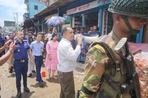 সেনাবাহিনী ও পুলিশ প্রশাসনের সহযোগিতায় হবিগঞ্জ শহরে অবৈধ স্থাপনা উচ্ছেদ অভিযান চালিয়েছে জেলা প্রশাসন ও হবিগঞ্জ পৌরসভা ॥