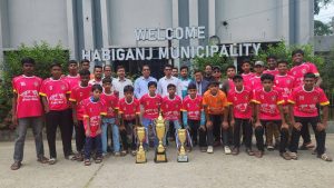 নতুন কুঁড়ি স্পোর্টের বিভিন্ন ইভেন্টে চ্যাম্পিয়ান হওয়ায় দলের বিজয়ীদের সংবর্ধনা দিয়েছে হবিগঞ্জ পৌরসভা ॥