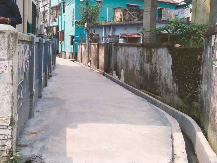 হবিগঞ্জ পৌরসভার বার্ষিক উন্নয়ন কর্মসূচীর আওতায় পৌরএলাকায় প্রায় ২৫ টি উন্নয়ন কাজ চলমান রয়েছে