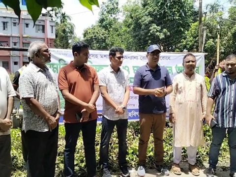 হবিগঞ্জ পৌরসভার সমন্বিত পরিচ্ছন্নতা ও মশক নিধন অভিযান ॥ডেঙ্গুসহ অন্যান্য মশাবাহিত রোগ প্রতিরোধে পরিবেশ পরিচ্ছন্ন রাখার আহবান জেলা প্রশাসকের ॥