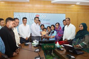 ডেঙ্গু প্রতিরোধে স্কুল পরিচ্ছন্ন রাখার পাশাপশি নিজেদের বাসাবাড়ীও পরিচ্ছন্ন রাখতে হবে- জেলা প্রশাসক ড. জি.এম.সরফরাজ।