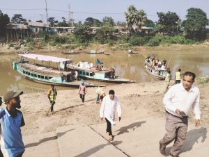 হবিগঞ্জ পৌরসভার কর্মকর্তাদের পৌরঘাটলা পরিদর্শন ॥প্রতিমা বিসর্জনের জন্য উপযুক্ত পরিবেশ সৃষ্টিকরা হচ্ছে খোয়াইমুখ পৌর ঘাটলা ও মাছুলিয়া ঘাটলায় ॥