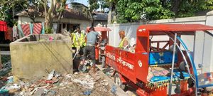 ডেঙ্গু প্রতিরোধে চলামান পরিচ্ছন্নতা কাজ এবং শারদীয় দুর্গাপূজা উপলক্ষে বিশেষ পরিচ্ছন্নতা কাজ।। 11 অক্টোবর হতে 17 অক্টোবর।