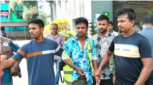 হবিগঞ্জ পৌরসভার নাম ভাঙ্গিয়ে টমটম হতে চাঁদা সংগ্রহের অভিযোগে ভুয়া ভলান্টিয়ার আটক ॥